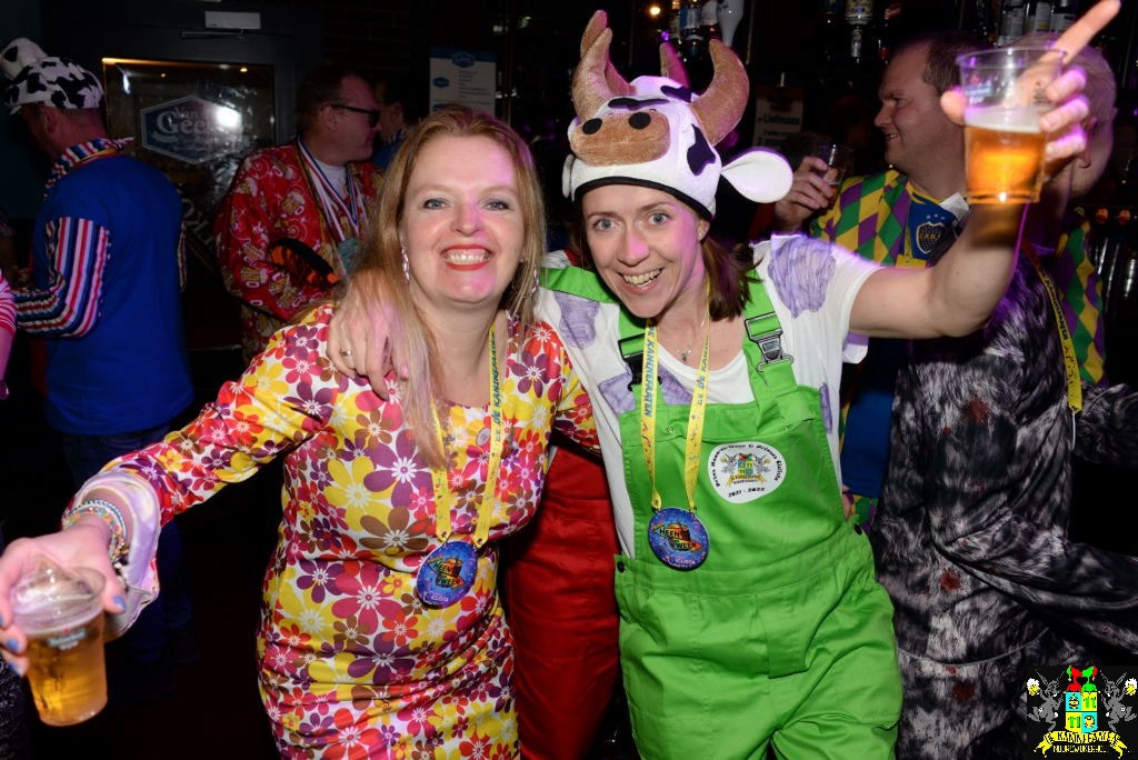 ../Images/Carnavals maandagavond in VdG 355.jpg